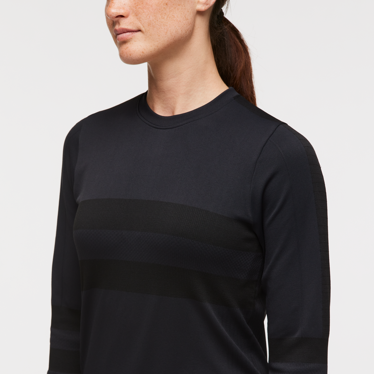 Debajo Seamless Baselayer Crew - Women's - Image 5