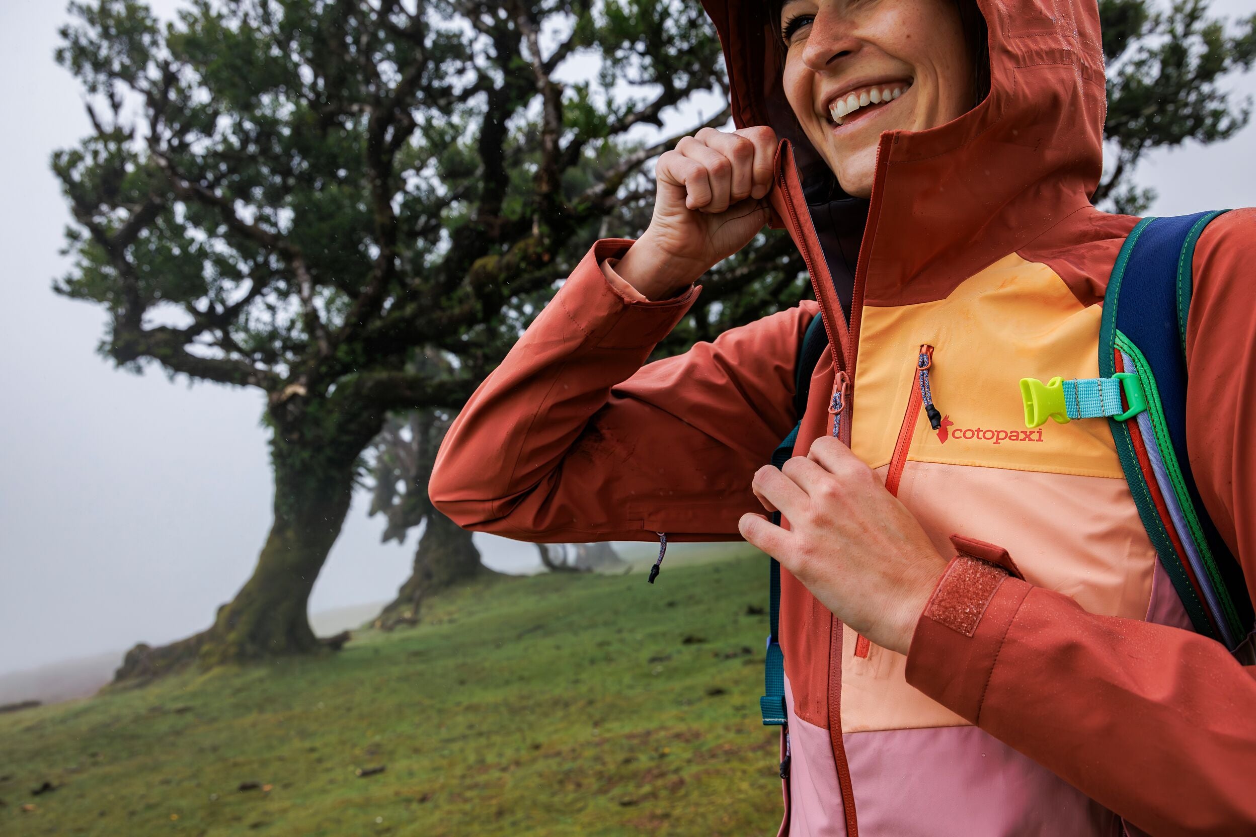 Impermeo 3L Hooded Shell Jacket - Women's - Image 40